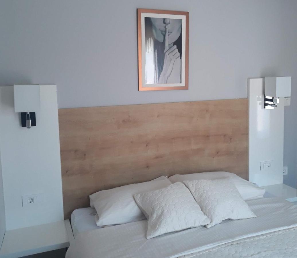 Apartment Orsula Near Old Town