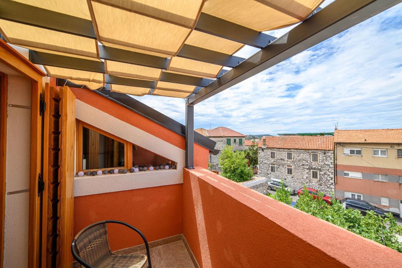 Orsula Near Old Town Apartment