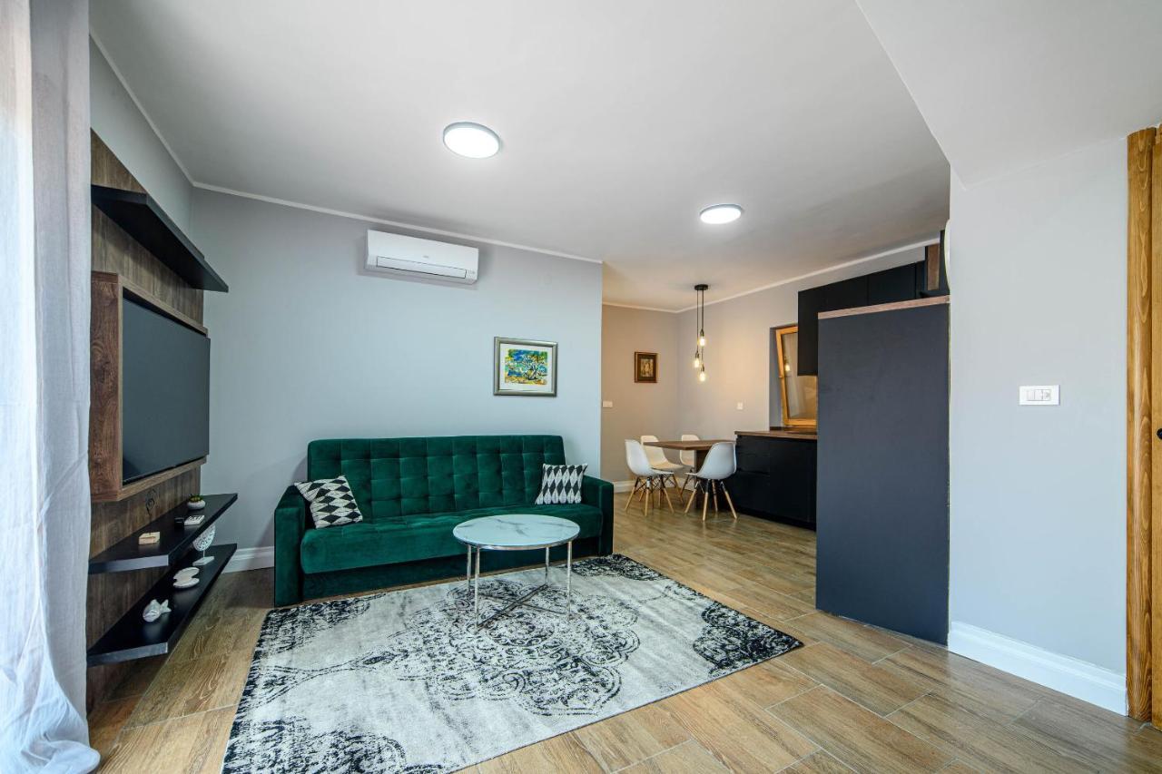 Apartment Orsula Near Old Town